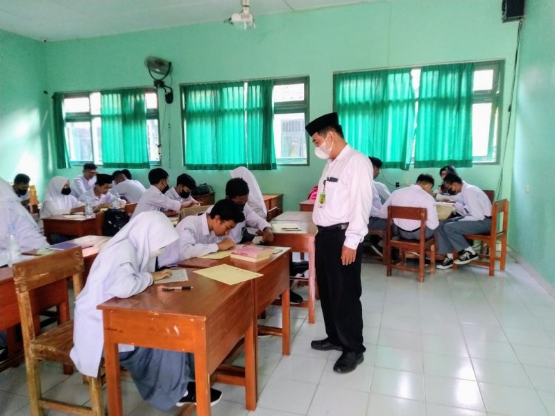 Kepala MAN 4 Bantul Periksa Langsung Kegiatan BTQ
