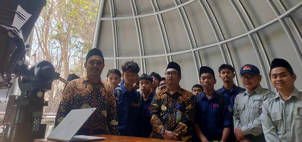 POB Syeck Belabelu Fasilitasi Pengamatan Matahari untuk Siswa Rohis MAN 4 Bantul