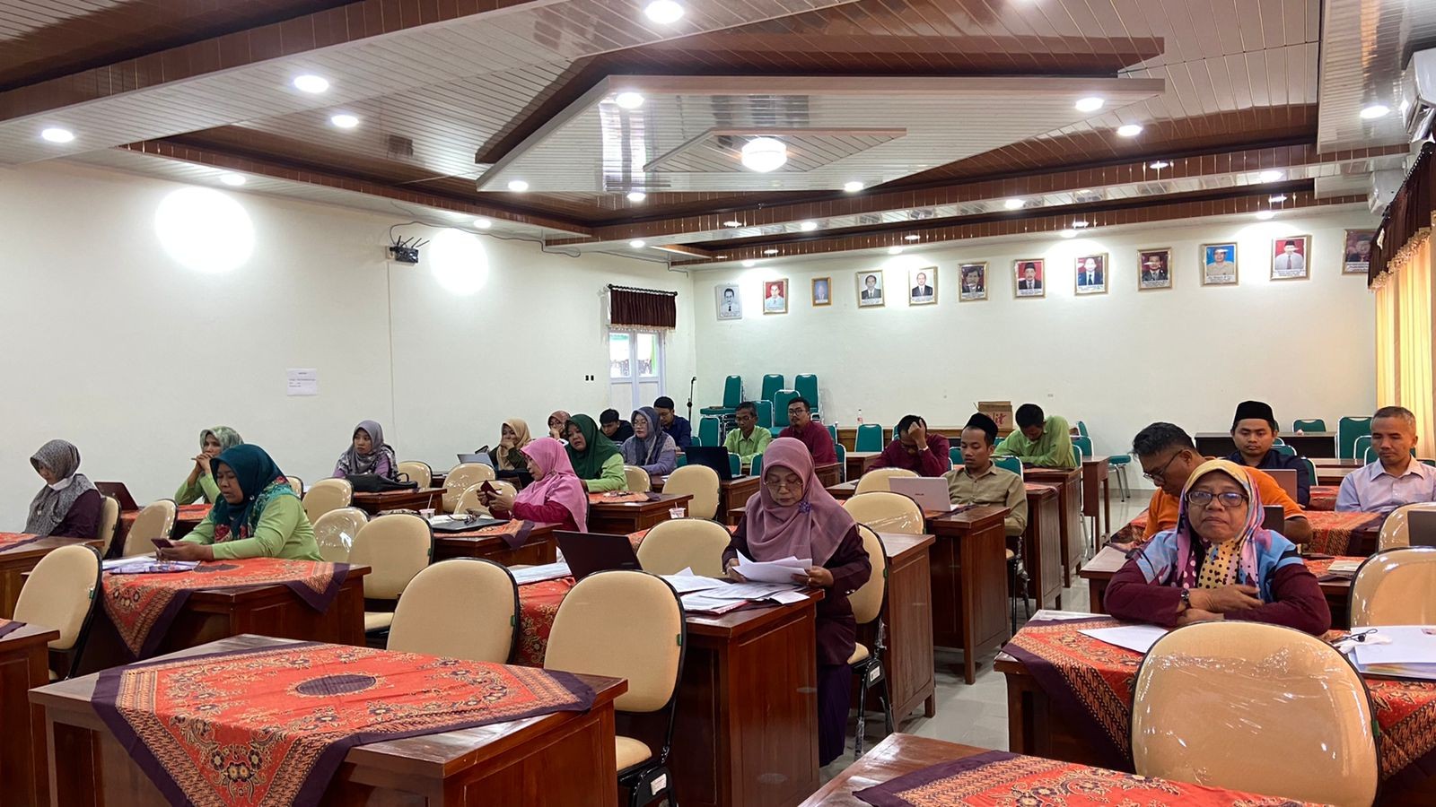 Kepala MAN 4 Bantul Tinjau Administrasi Guru Pada Pembelajaran Kurikulum Merdeka