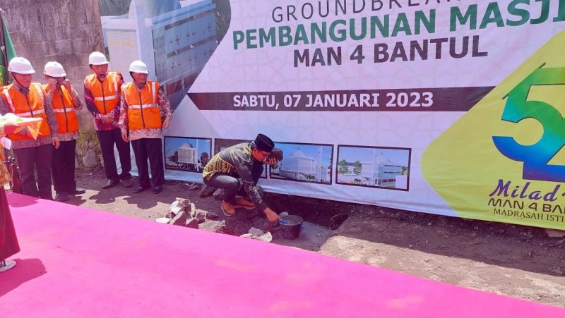 camat.jpg