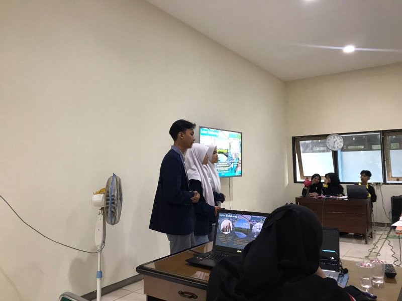 Tim MAN 4 Bantul Tampil Memukau pada Final LKTI Universitas Veteran Bangun Nusantara Surakarta