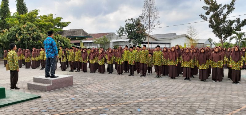 OSIS MAN 4 Bantul - (Ada 3 foto)