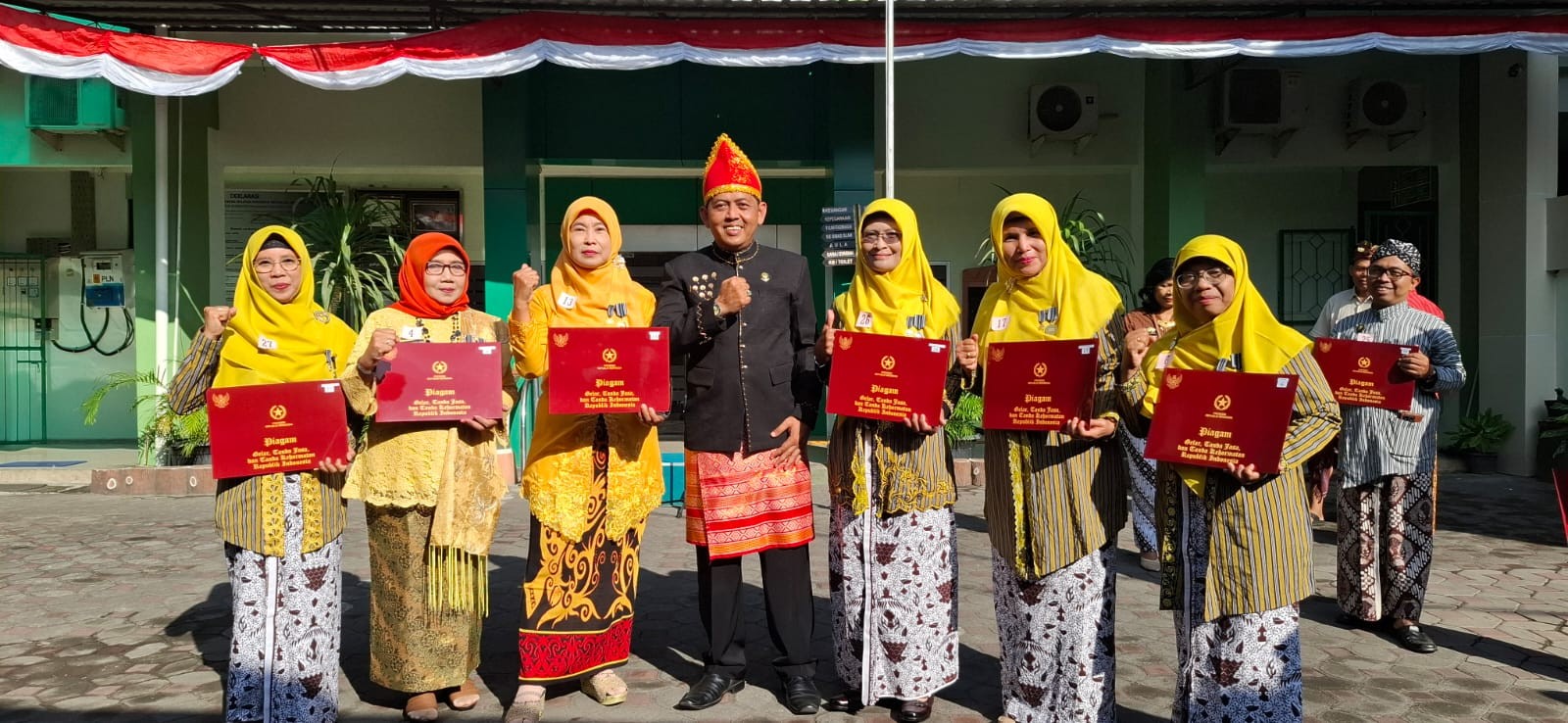 Prestasi Membanggakan, 5 Guru MAN 4 Bantul Raih Penghargaan Satyalencana Karya Satya