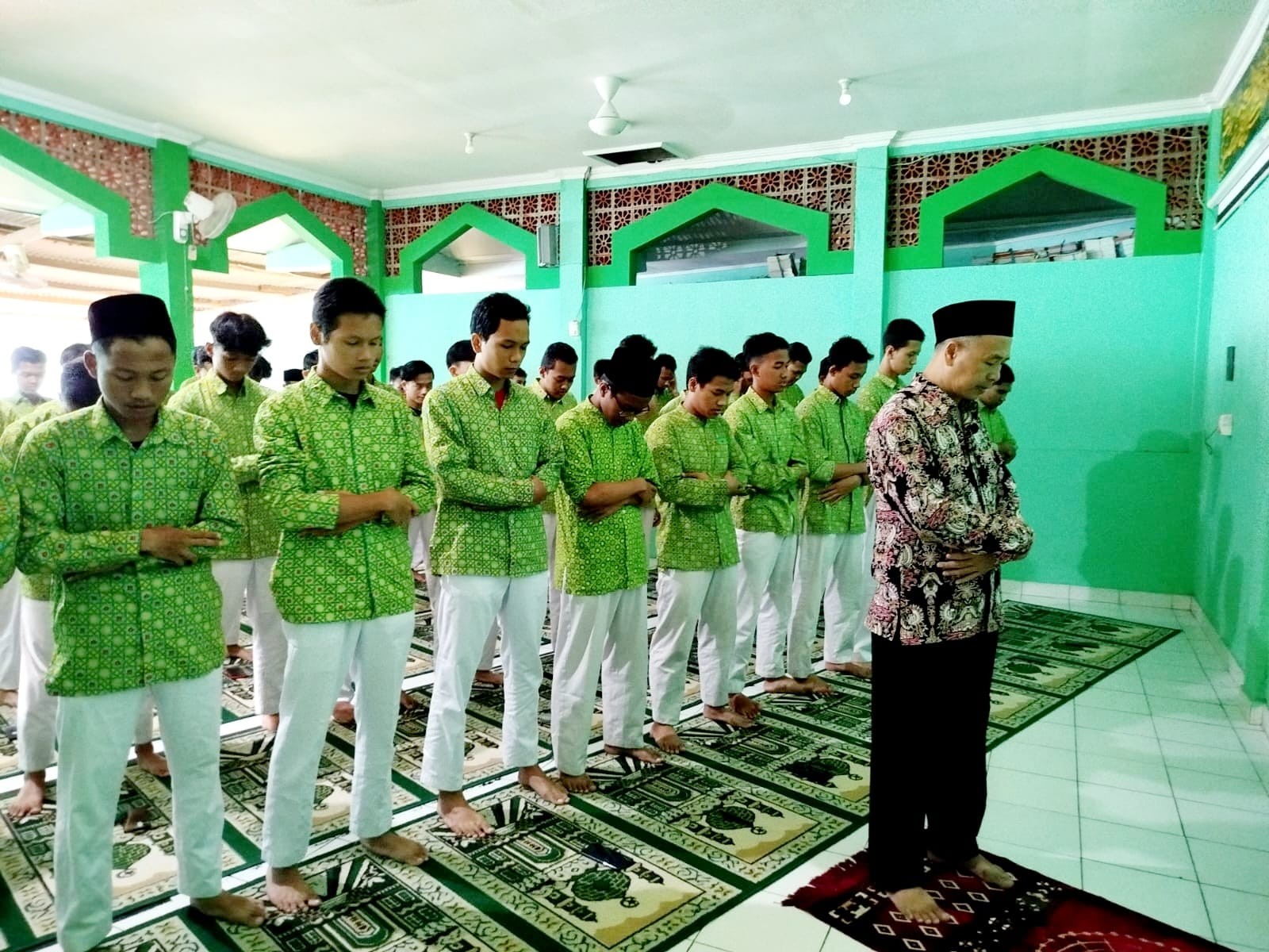 Kepala MAN 4 Bantul Pimpin Mujahadah Dan Shalat Dhuha Sebelum Ujian PAT/SAS