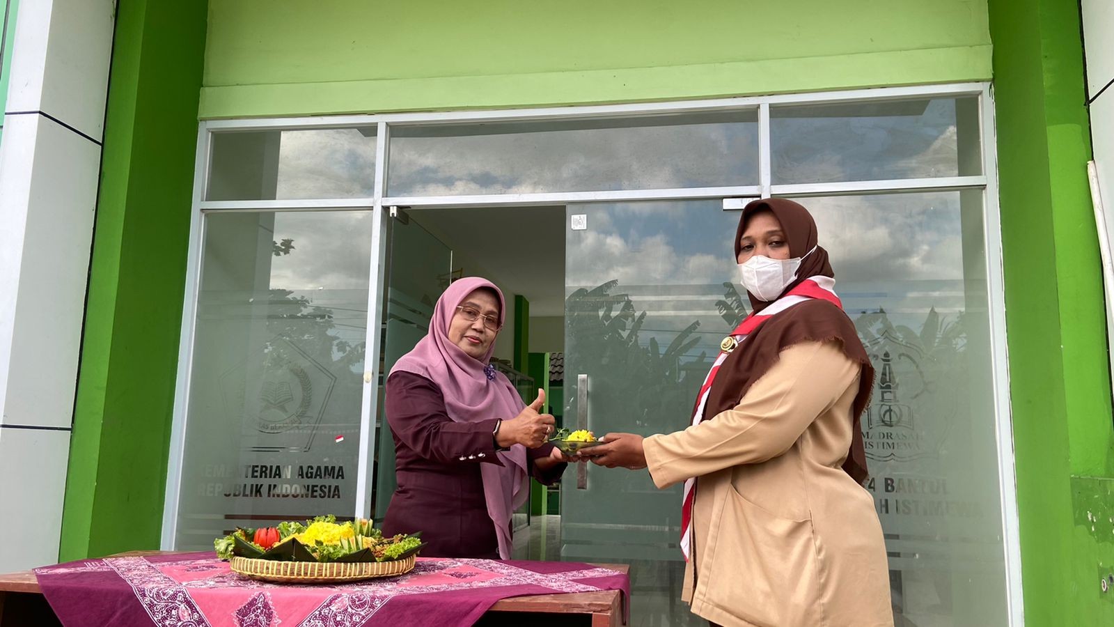 Upacara Peringatan Hari Pramuka Ke-62 Dewan Ambalan MAN 4 Bantul Potong Tumpeng