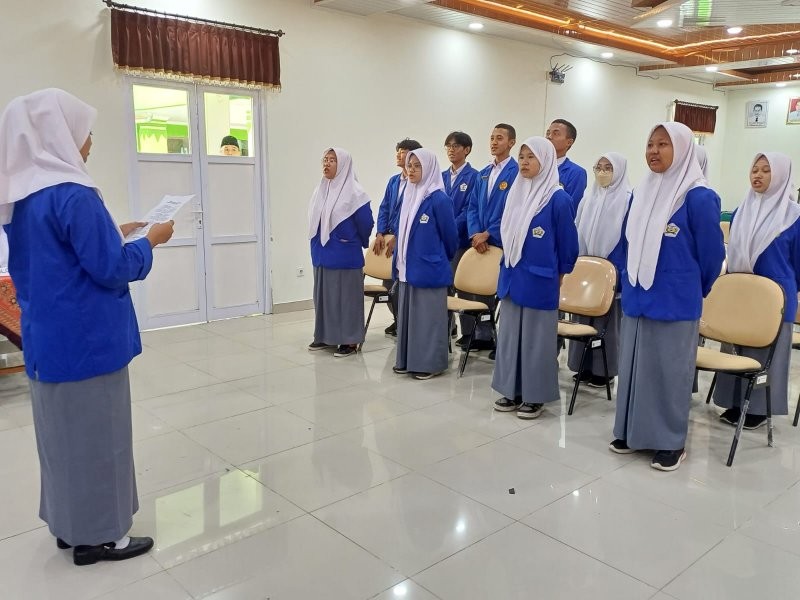 Pengambilan Sumpah Panitia Pemilos di MAN 4 Bantul Langkah Awal Sukseskan Demokrasi