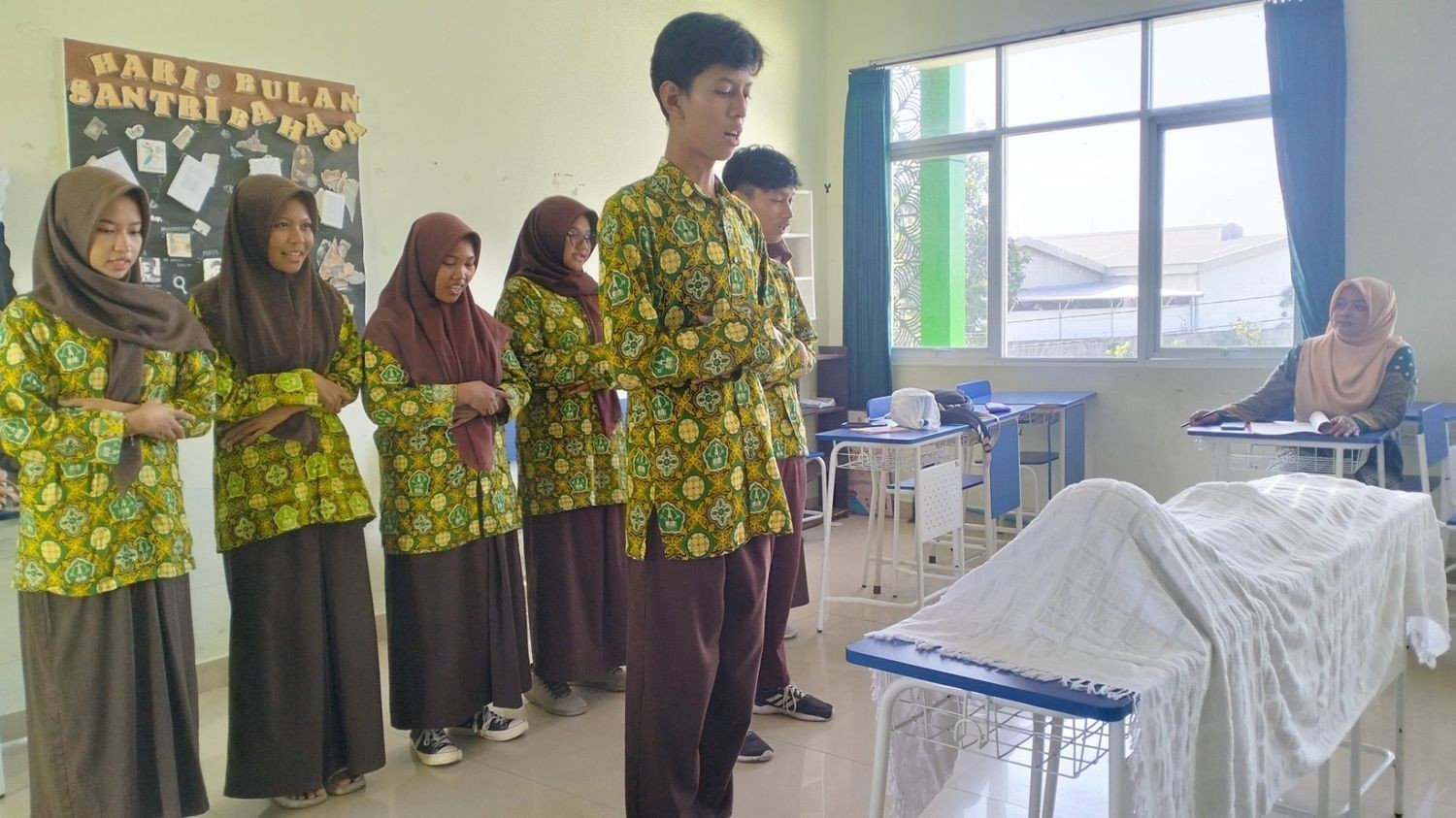MAN 4 Bantul Bekali Siswa Kelas XII dengan Ujian Praktik Perawatan Jenazah