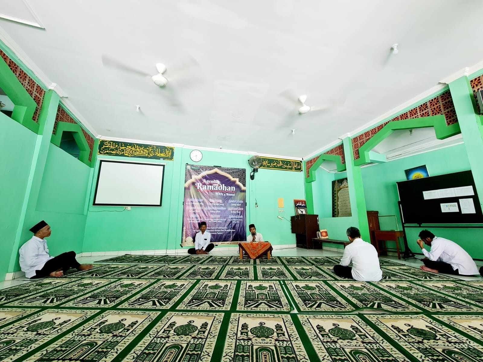 WFO Ramadan Berkah: Dedikasi Guru dan Pegawai MAN 4 Bantul di Bulan Suci