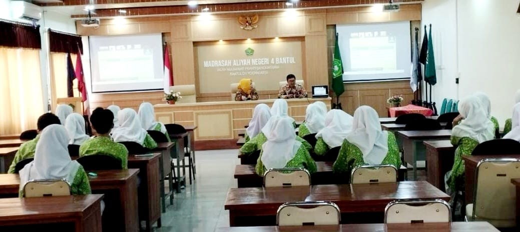 Optimalkan Peluang SNBP 2025, MAN 4 Bantul Gelar Rasionalisasi Nilai Siswa Eligible