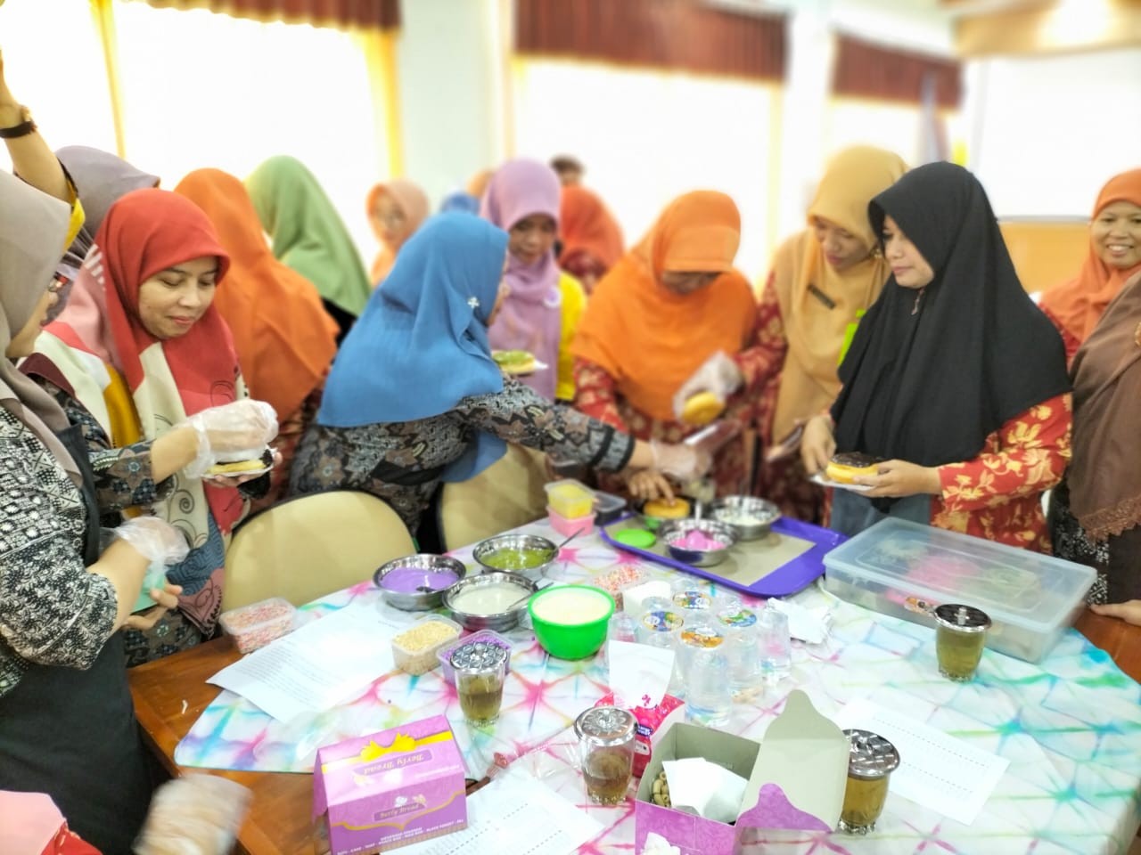 Lomba Menghias Donat Semarakkan Kegiatan DWP di MAN 4 Bantul