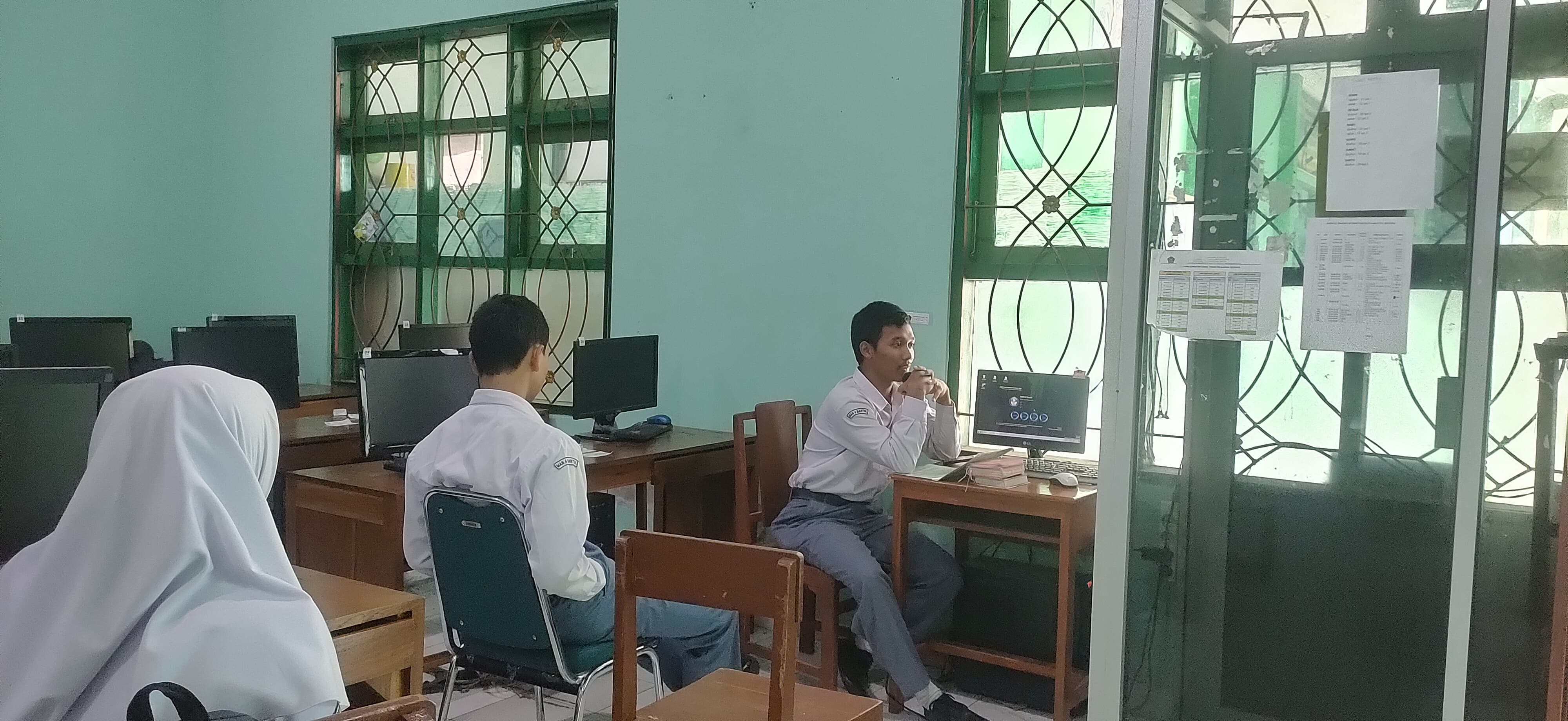 MAN 4 Bantul Gelar Pengajian Central, Fachri Aditya Gaungkan Tema “Kedamaian Dalam Hidup”