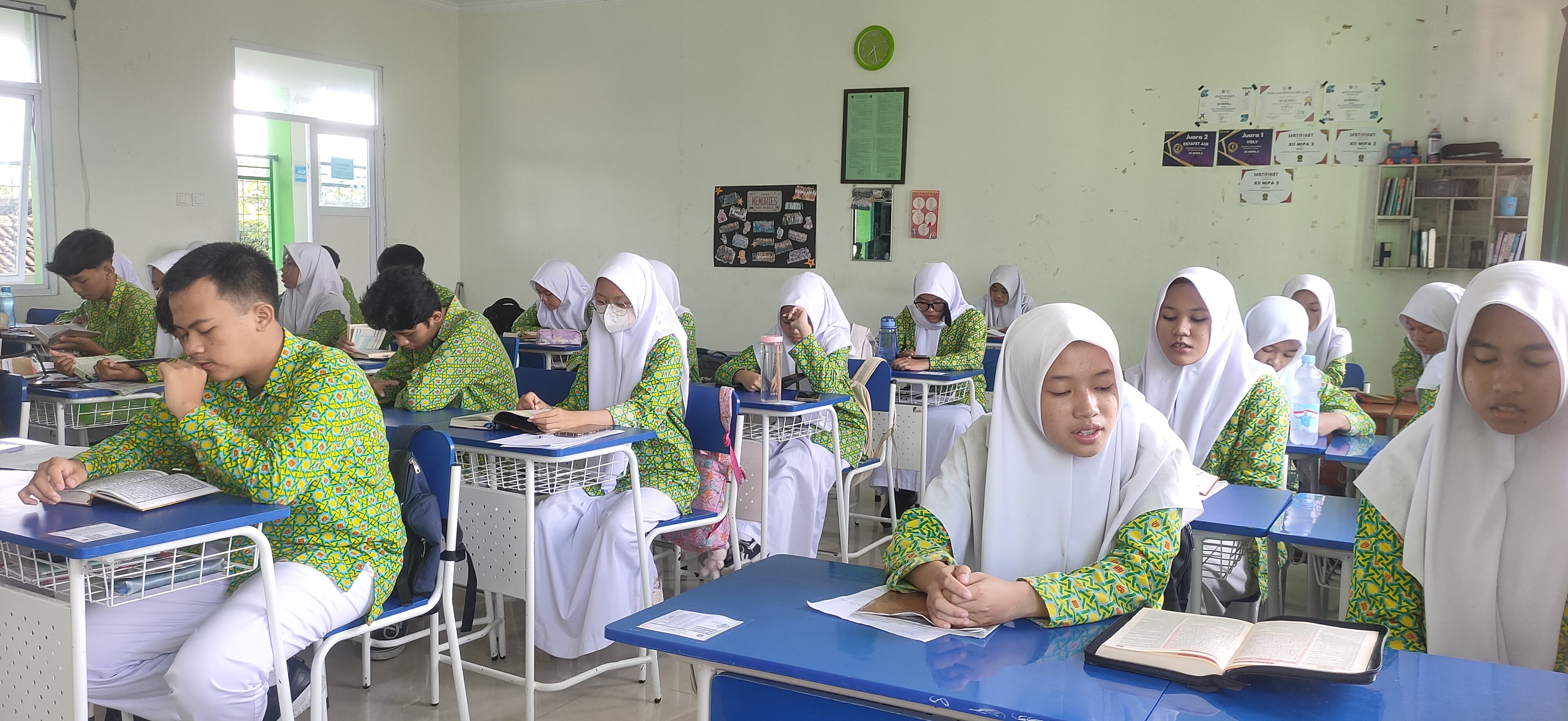 Tadarus Al-Qur\'an: Bekal Spiritual Siswa MAN 4 Bantul Sebelum Pelaksanaan SAS/PAS
