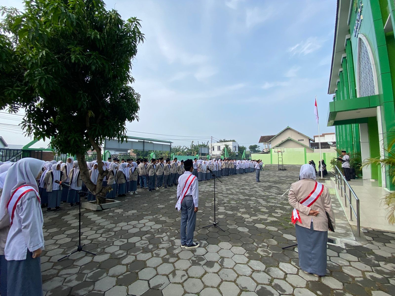 MAN 4 Bantul Gelar Apel Peringatan Hari Guru Nasional