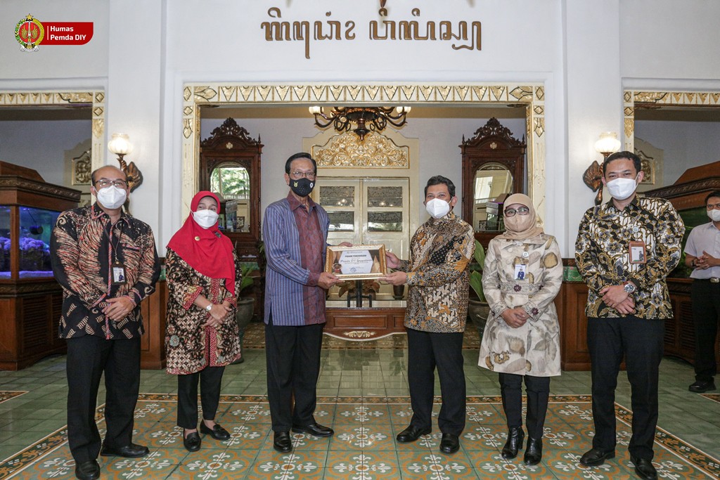 DIY Terima Penghargaan UHC Dari BPJS Kesehatan