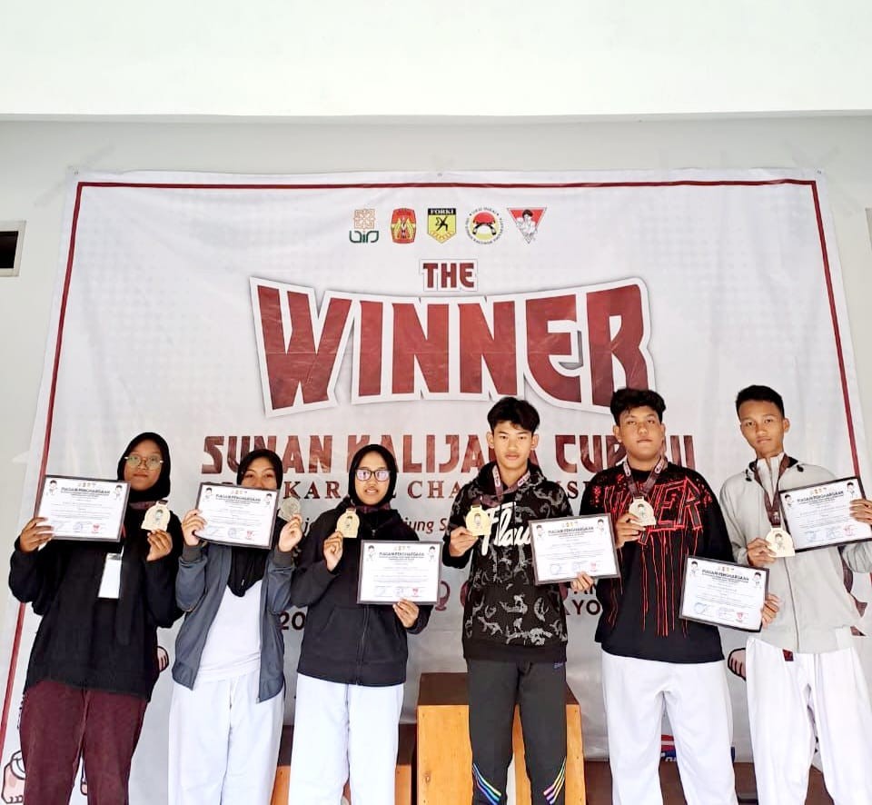 Tim Karate MAN 4 Bantul Sukses Raih 6 Medali Dalam Sunan Kalijaga Karate Championship 2024