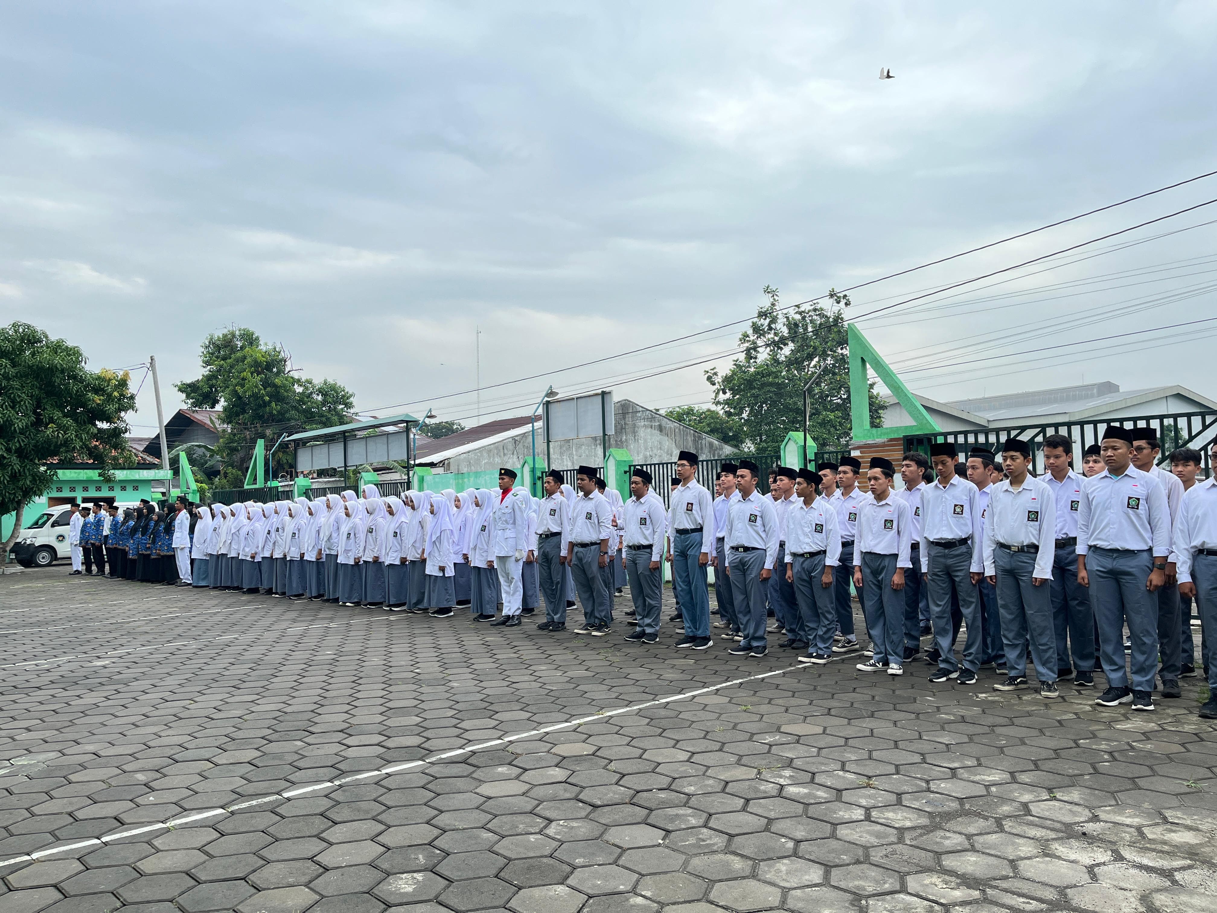 Wujud Nasionalisme MAN 4 Bantul: Gelar Upacara Harkitnas ke-117, Khidmat dan Berkesan