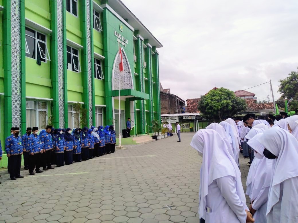 Guru BK MAN 4 Bantul Suntikkan Virus Motivasi Belajar dalam Apel Senin Pagi