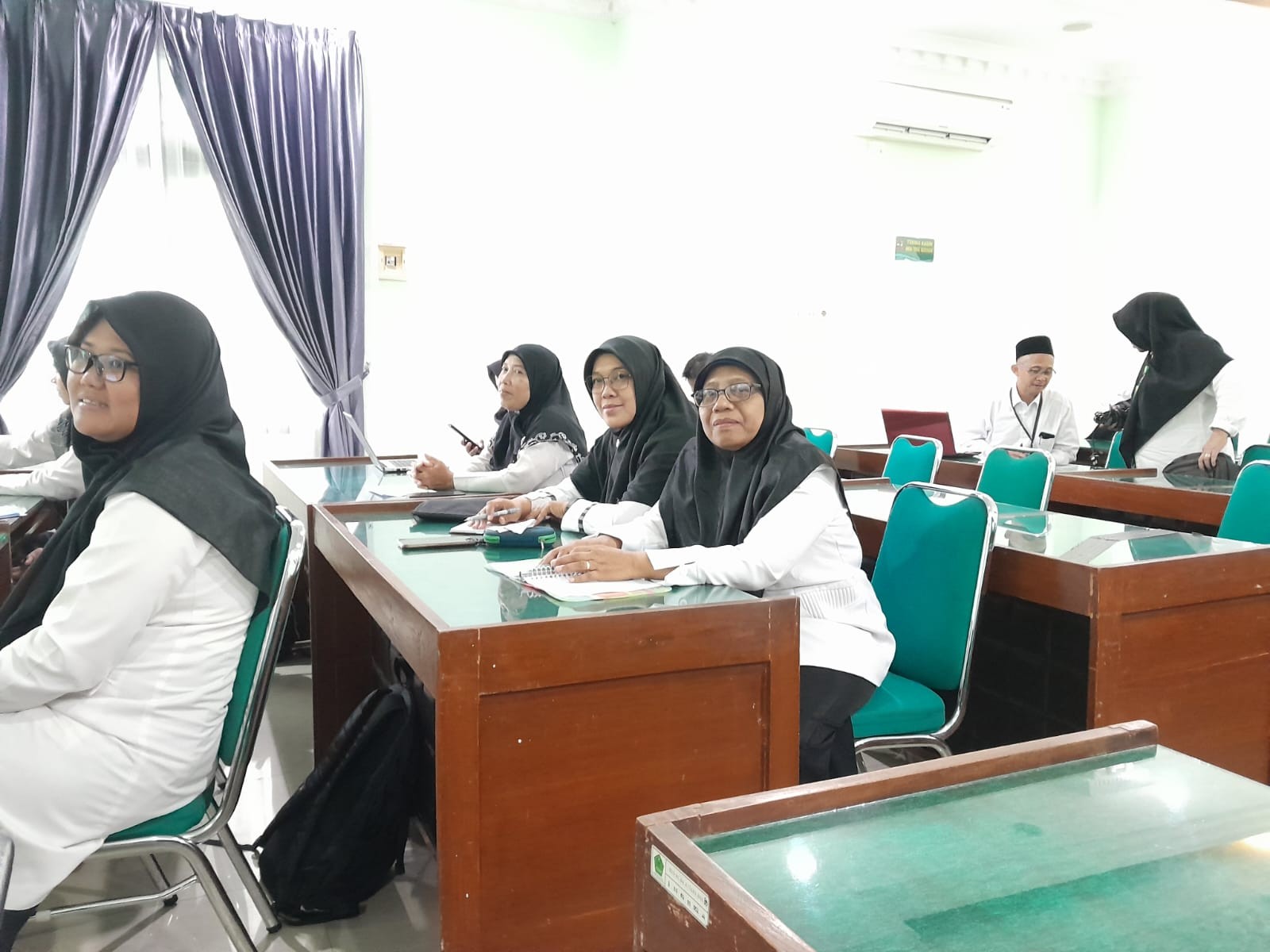 Guru MAN 4 Bantul Perkuat Moderasi Beragama Bersama Seksi Pendidikan Madrasah Kemenag Bantul