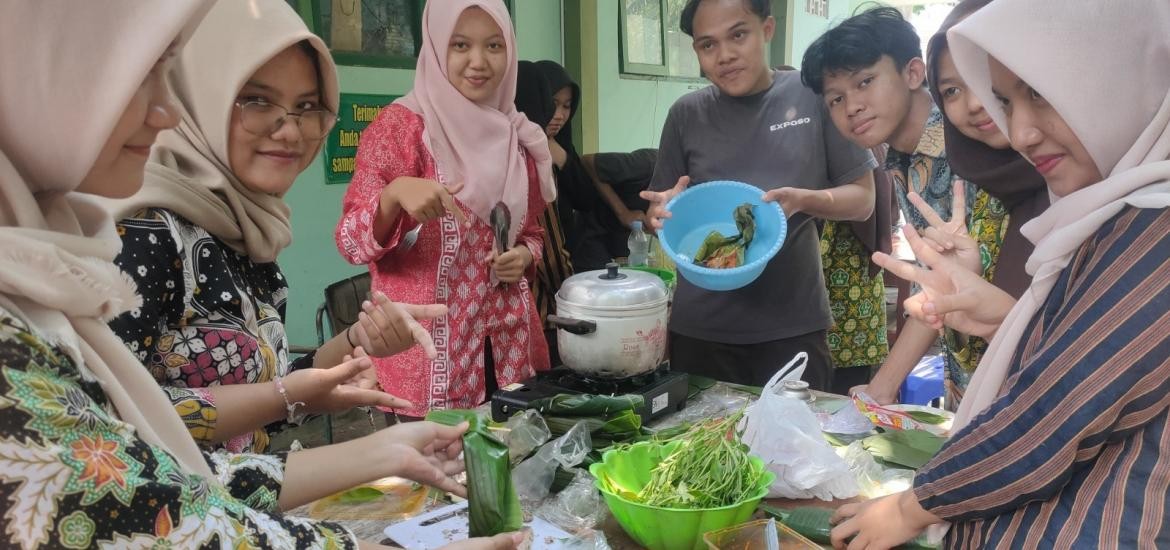 Siswa Kelas XII MAN 4 Bantul Asah Keterampilan Memasak Makanan Tradisional