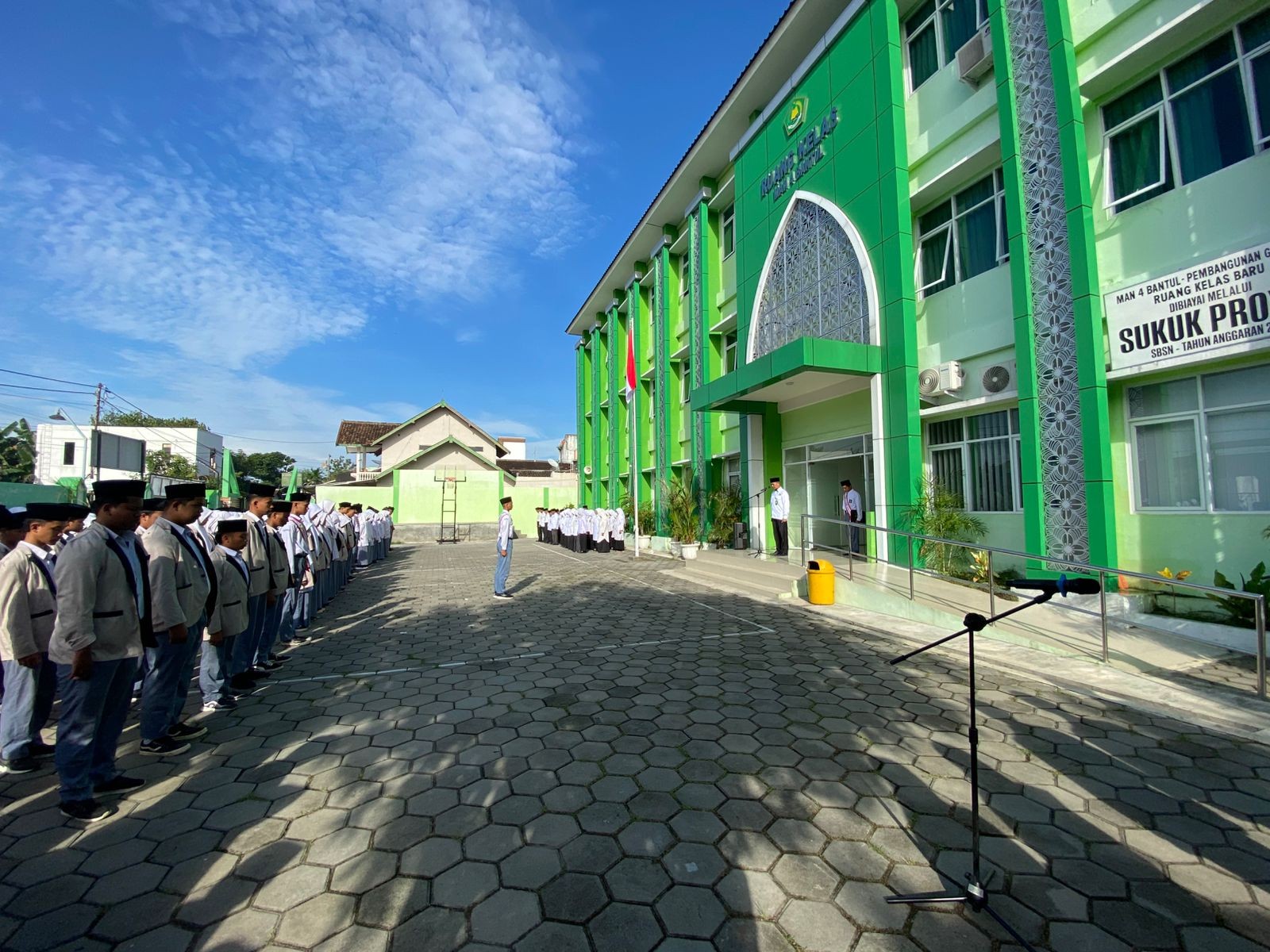 Peringati Hari Amal Bakti Kementerian Agama ke-79, Seluruh Civitas Akademika MAN 4 Bantul Gelar Upac