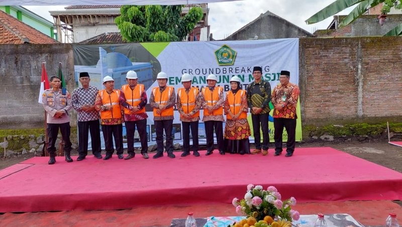 Dukung Pembangunan Masjid MAN 4 Bantul, Kapolsek Banguntapan Hadiri Acara Peletakan Batu Pertama