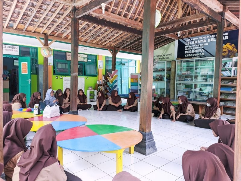 Kegiatan Keputrian Bawa Inspirasi Untuk Siswi Putri MAN 4 Bantul