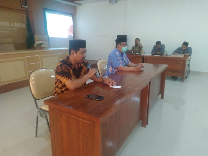 Hadapi Padatnya Kegiatan, Kepala MAN 4 Bantul Lakukan Koordinasi dengan Tim