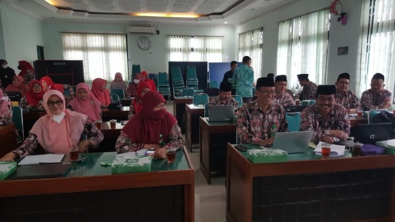 Kamad dan KaTU MAN 4 Bantul Ikuti Sosialisasi SKP di Kemenag Bantul