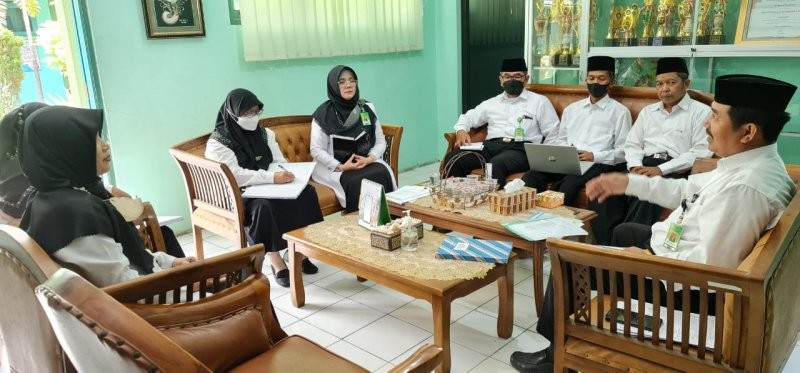 Dalam Rangka Evaluasi, Kepala MAN 4 Bantul Undang Penilai Supervisi Guru