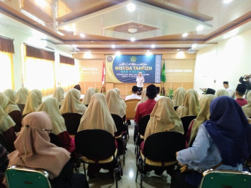 Orang Tua Siswa MAN 4 Bantul Jadi Saksi Kegiatan Wisuda Tahfizh 2022