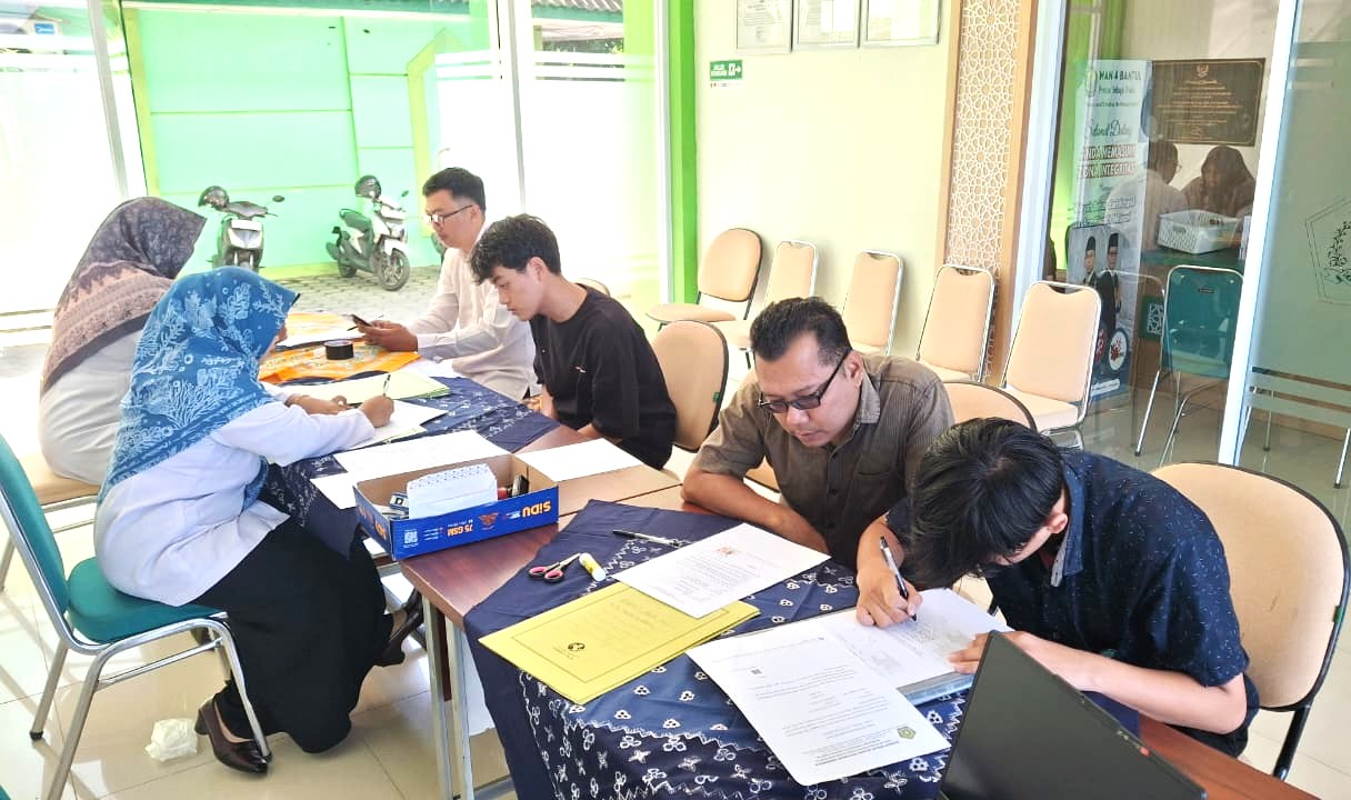 Komitmen Layanan Prima, MAN 4 Bantul Fasilitasi Proses Daftar Ulang TA 2026/2027