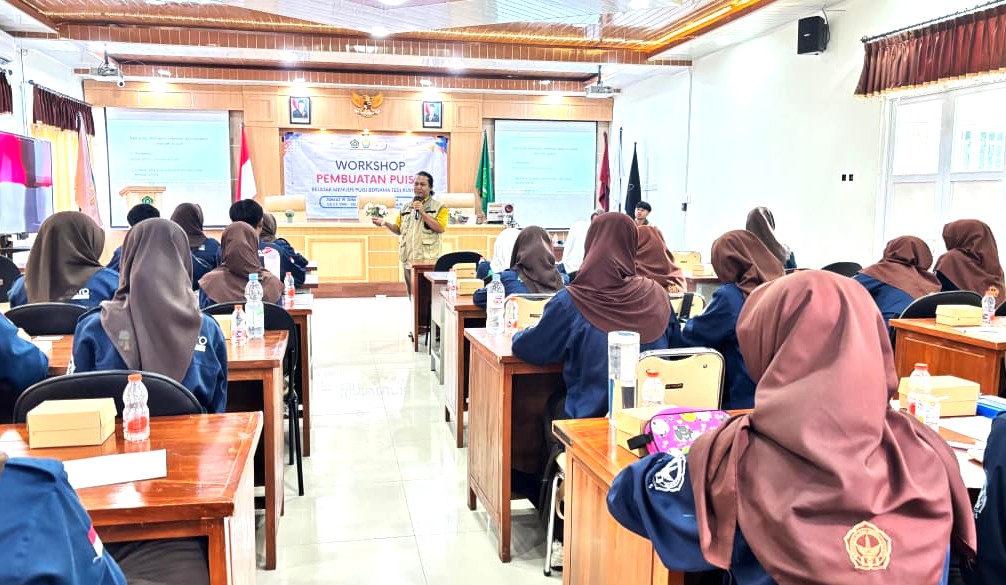 Asah Kreativitas dan Literasi, Workshop Penulisan Puisi Hadirkan Tedi Kusyairi