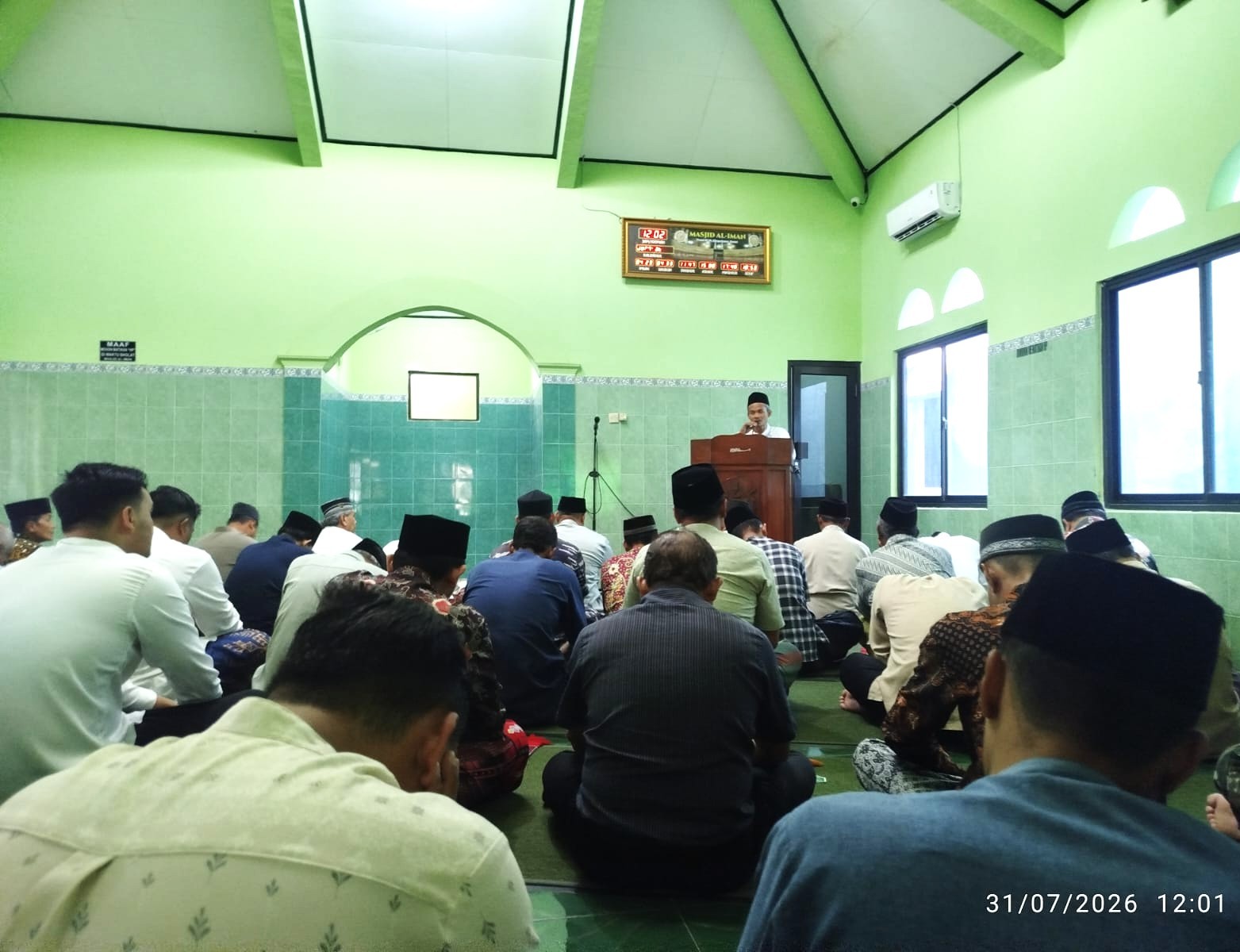 Syiar di Masyarakat, Guru MAN 4 Bantul Isi Khutbah Jumat di Masjid Al-Iman
