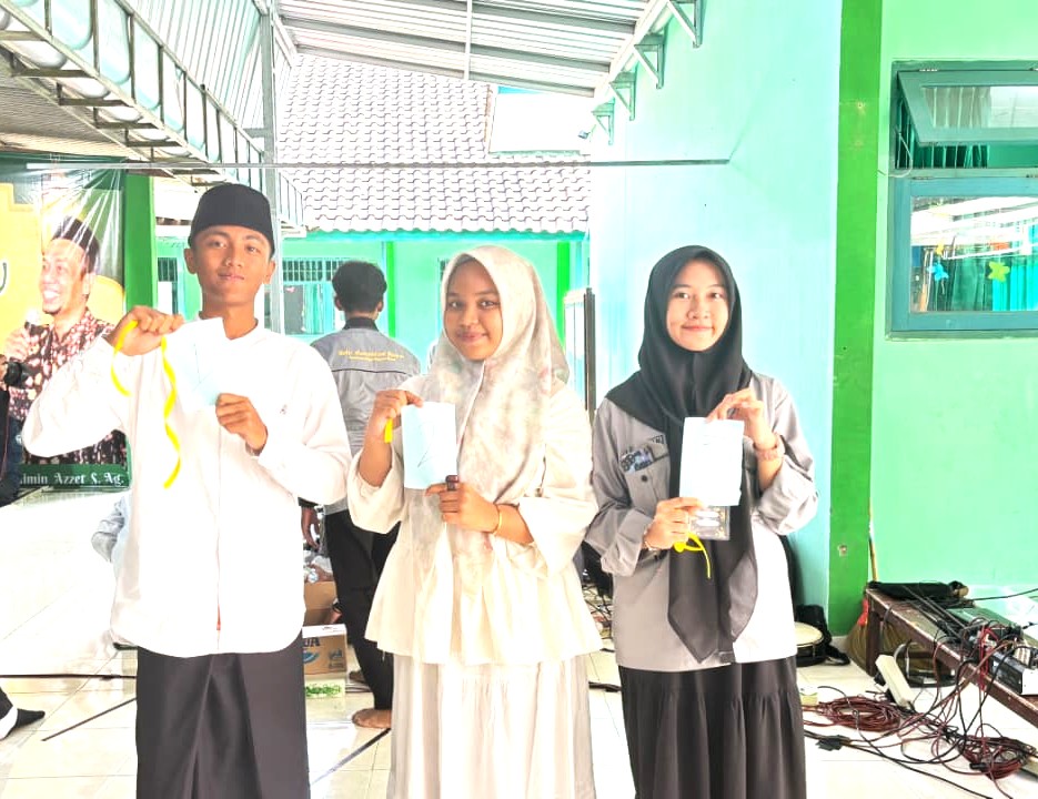 Pengundian Nomor Urut Calon Ketua OSIS MAN 4 Bantul Bertabur Semarak Demokrasi