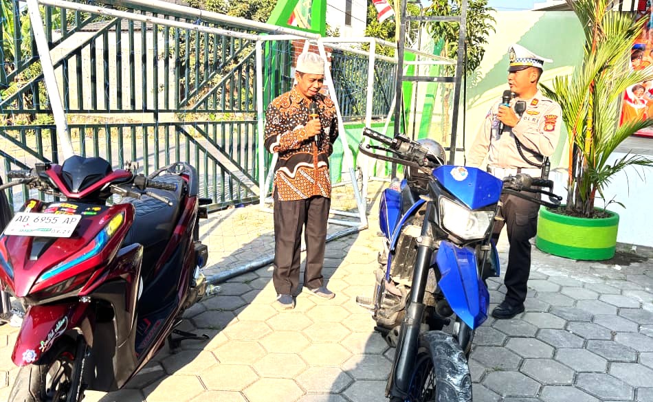 Ciptakan Generasi Taat Hukum, Polsek Banguntapan Beri Sosialisasi Tertib Lalu Lintas di MAN 4 Bantul