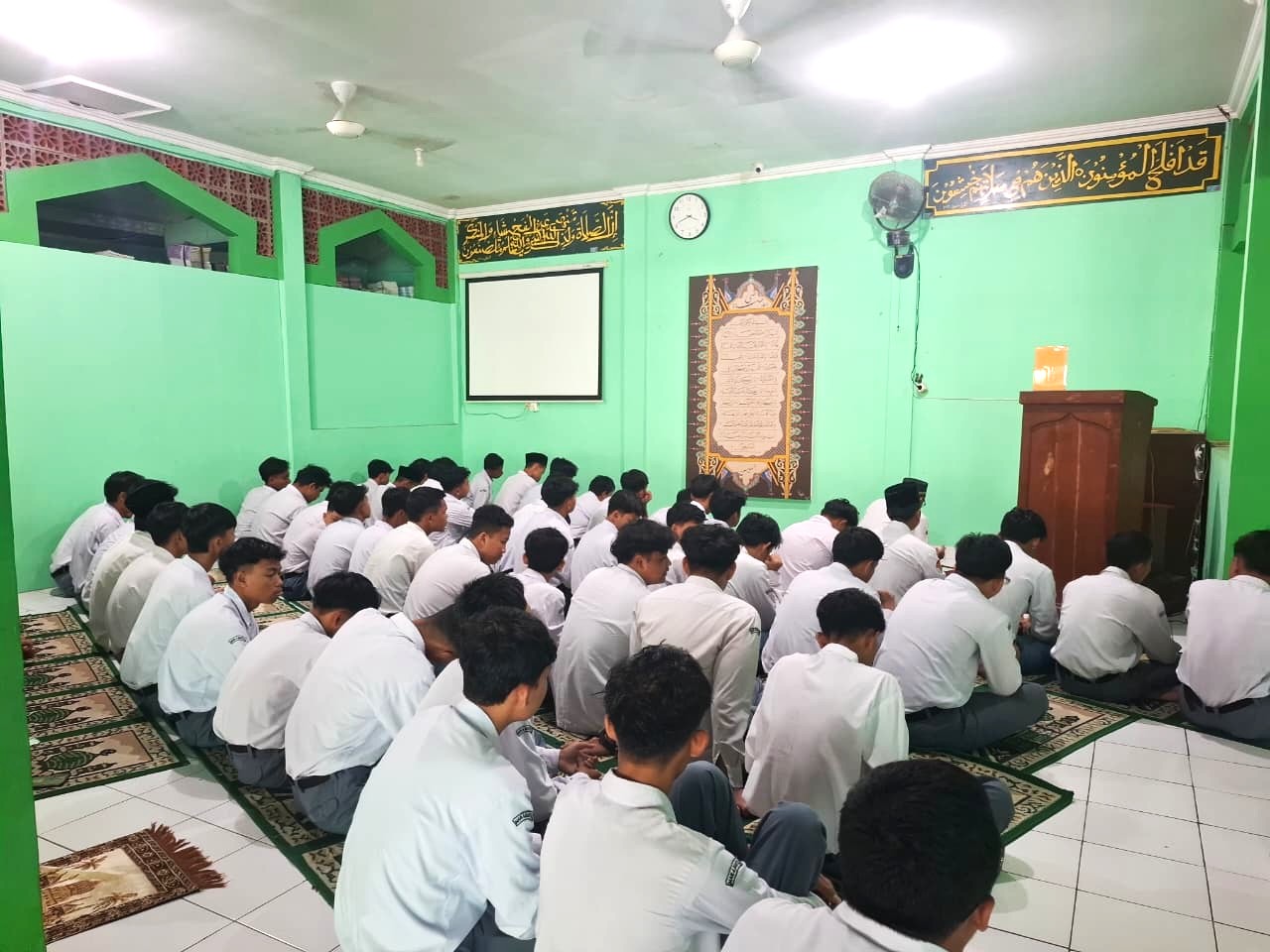 Awali ASAS dengan Khidmat, Keluarga Besar MAN 4 Bantul Gelar Doa Bersama dan Shalat Dhuha