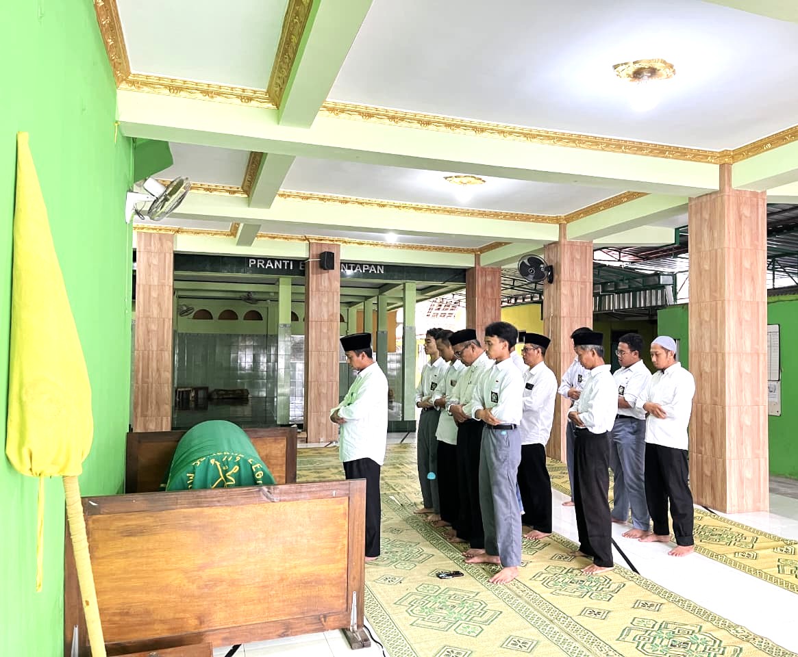 Menebar Kepedulian, Kepala MAN 4 Bantul Hadir dan Imami Shalat Jenazah di Masyarakat