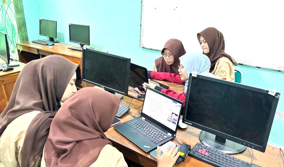 Tingkatkan Kualitas Karya Ilmiah, Dua Alumni MAN 4 Bantul Gelar Mentoring Riset Intensif