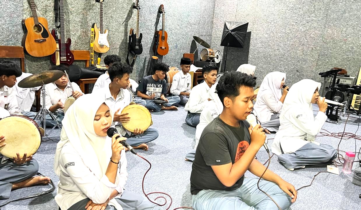Mantapkan Kesiapan di Ruang Musik, Tim Hadroh MAN 4 Bantul Siap Guncang Panggung PKM 2026