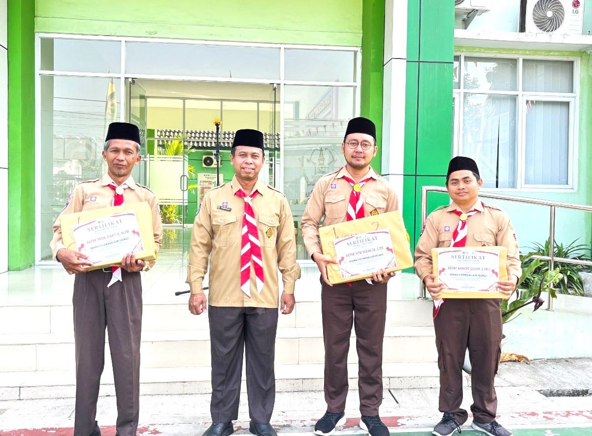 Guru MAN 4 Bantul Raih Penghargaan Lomba Pitoelasan di Momen Hari Pramuka