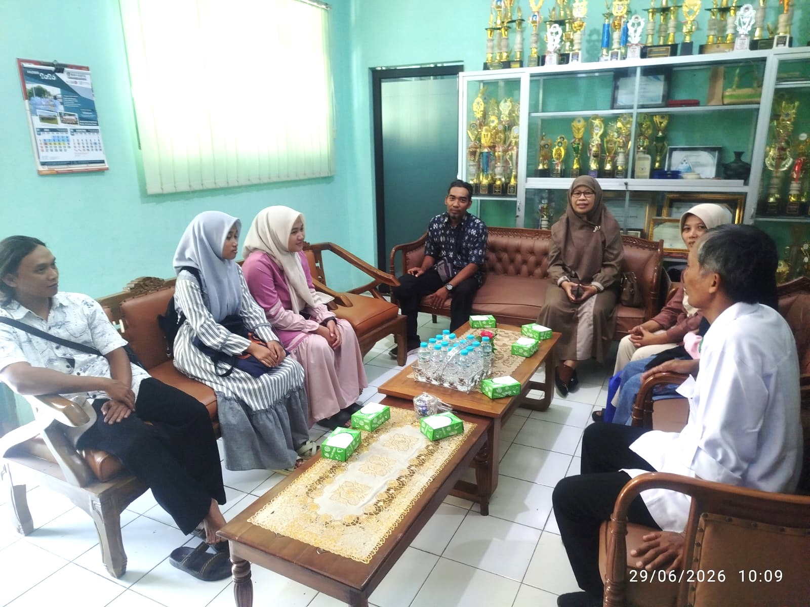 Perkuat Tali Silaturahmi, MAN 4 Bantul Sambut Hangat Kunjungan MTsN 3 Magelang