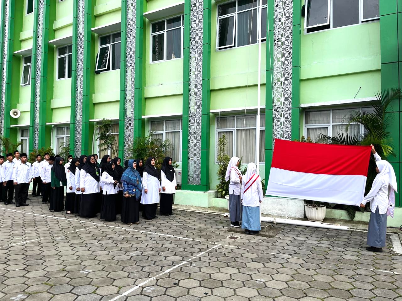 Bangun Fokus Untuk Raih Prestasi, Amanat di Upacara Senin MAN 4 Bantul