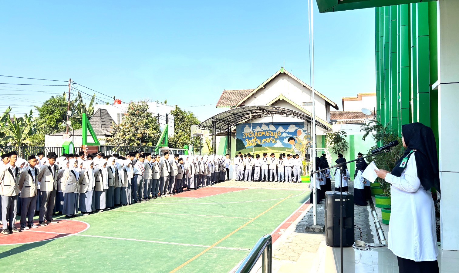 Pembina Upacara MAN 4 Bantul Sampaikan Pesan Motivasi Berbasis Filosofi Sepasang Sepatu