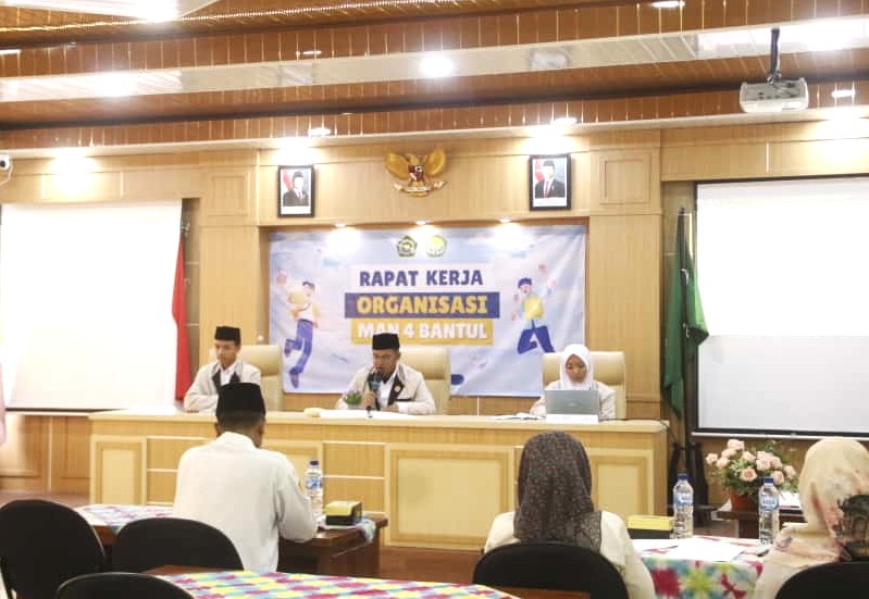 Perkuat Sinergi Organisasi Siswa, MAN 4 Bantul Gelar Raker 2025 untuk Madrasah Berdaya Saing
