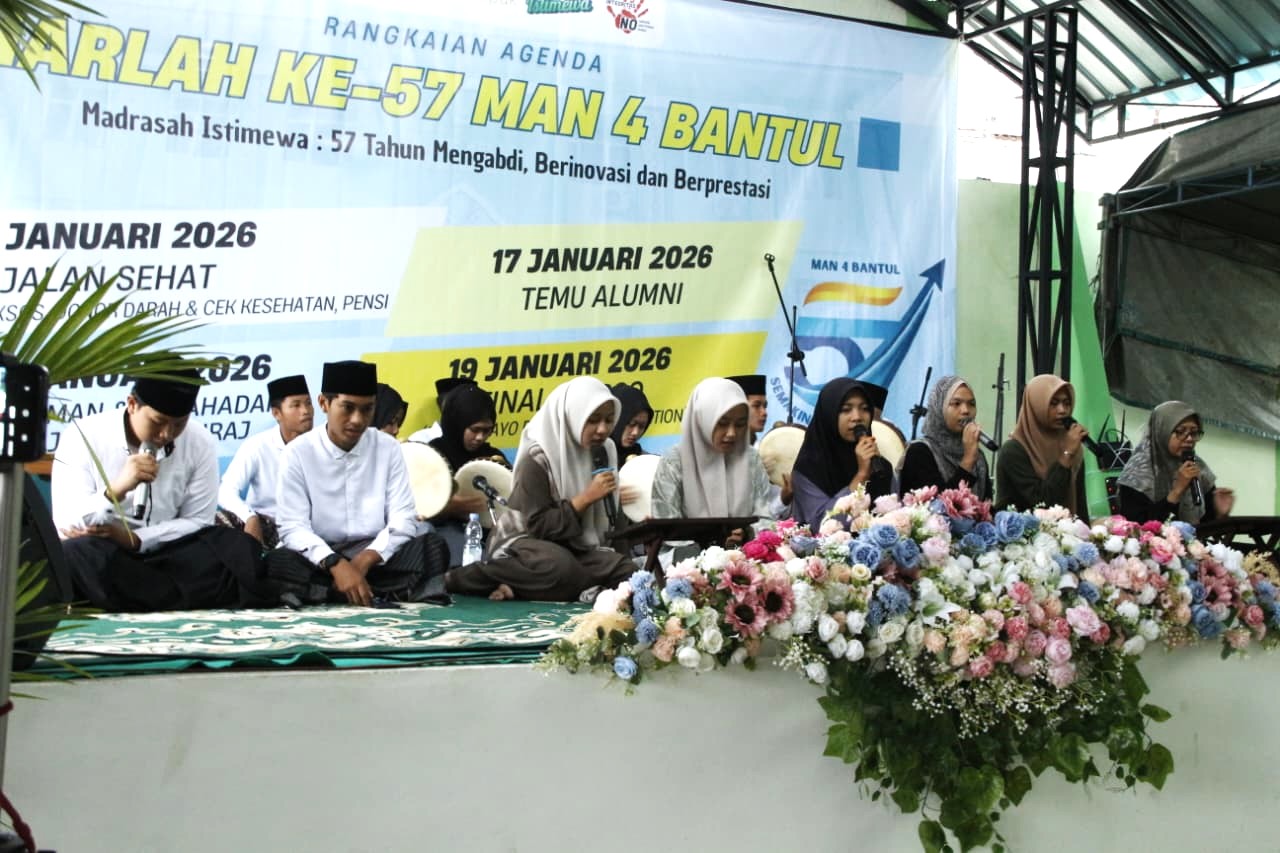 Lantunan Hikmah Tim Hadroh MAN 4 Bantul Warnai Harlah ke-57
