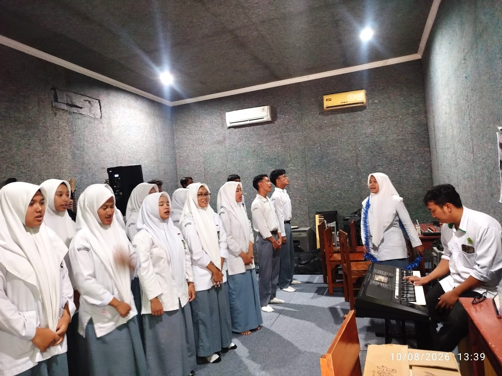 Mantapkan Kesiapan Upacara HUT RI ke-81, Tim Paduan Suara MAN 4 Bantul Intensifkan Latihan