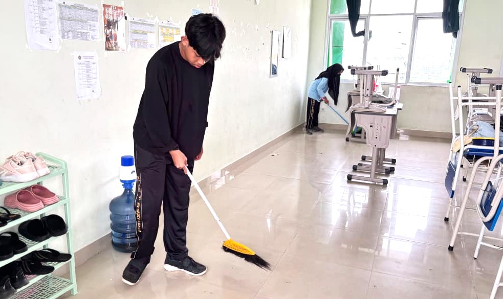 Ruang Kelas Makin Nyaman, Kerja Bakti MAN 4 Bantul Jadi Ajang Tunjukkan Kepedulian