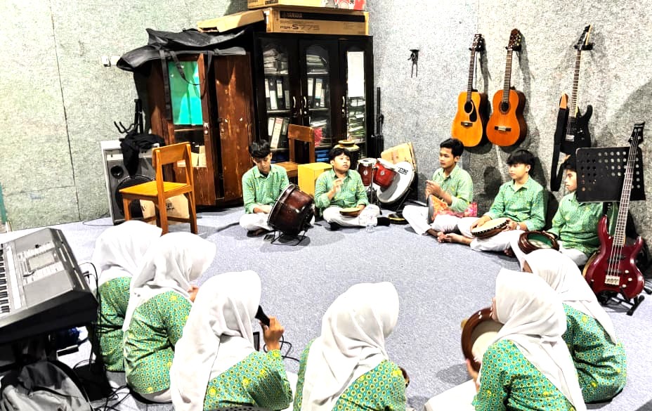 Sambut Pengajian Alumni, Tim Hadroh MAN 4 Bantul Siapkan Penampilan