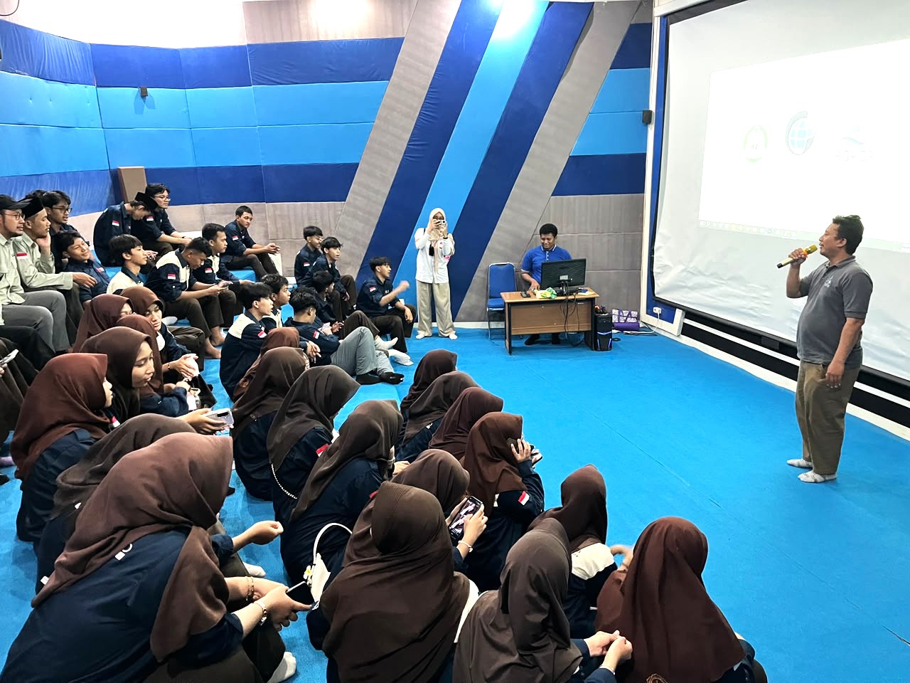 Edukasi Literasi Spasial, Kelas Riset MAN 4 Bantul Kunjungi Parangtritis Geomaritime Science Park