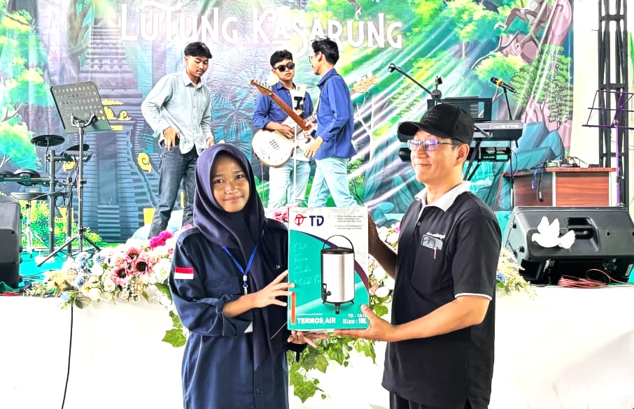 Puncak Perayaan Milad ke-57 MAN 4 Bantul Diwarnai Pembagian Doorprize Menarik bagi Siswa